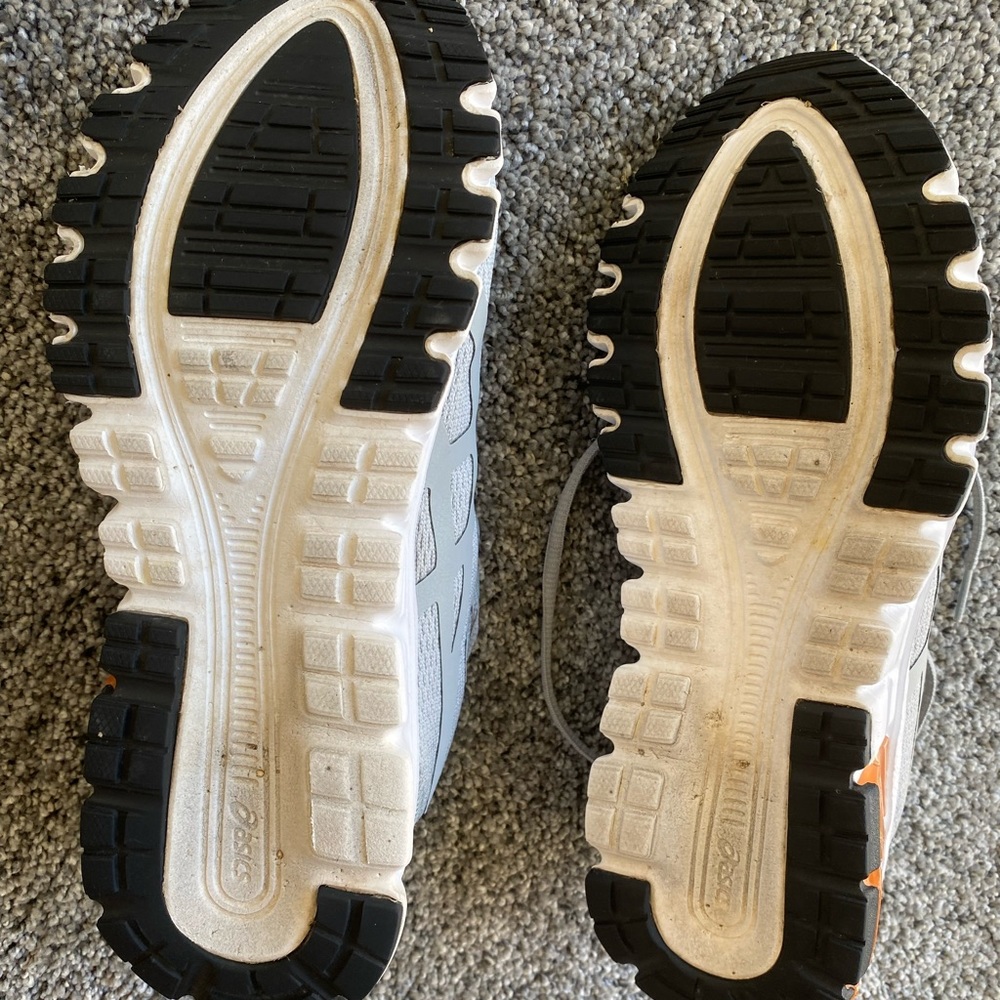 Women’s ASICS Size 8-1/2 Running Shoe - Picture 3 of 6